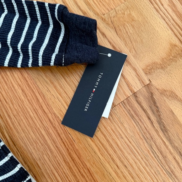 Tommy Hilfiger Baby Boy 2 Piece Outfit Set - Picture 9 of 12